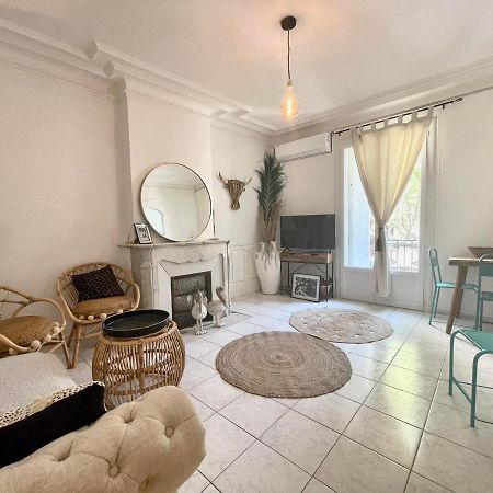Spity Apartment Айга-Мортас Екстериор снимка